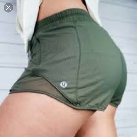 lululemon athletica Pants - Olive green Lululemon Hotty Hot II Shorts - Size 6